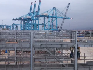 ESTRUCTURAS METÁLICAS PESCANTES